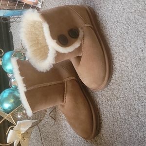 Wheat Women brandnew EMU boots